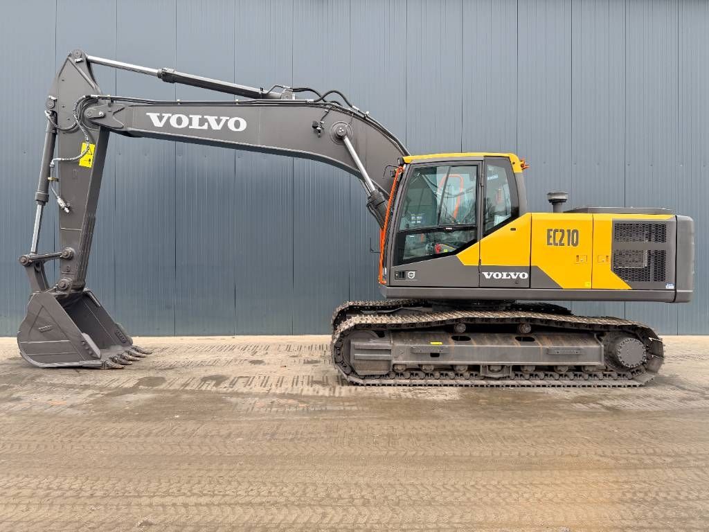 Volvo EC210