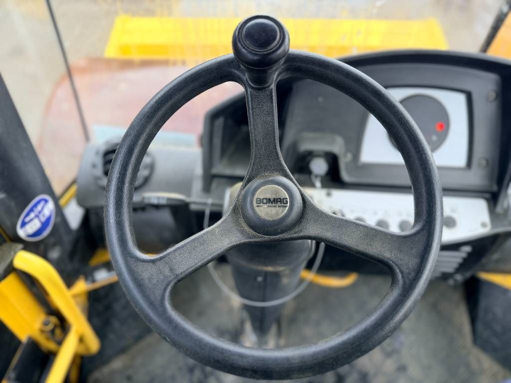 Bomag BW216D-4