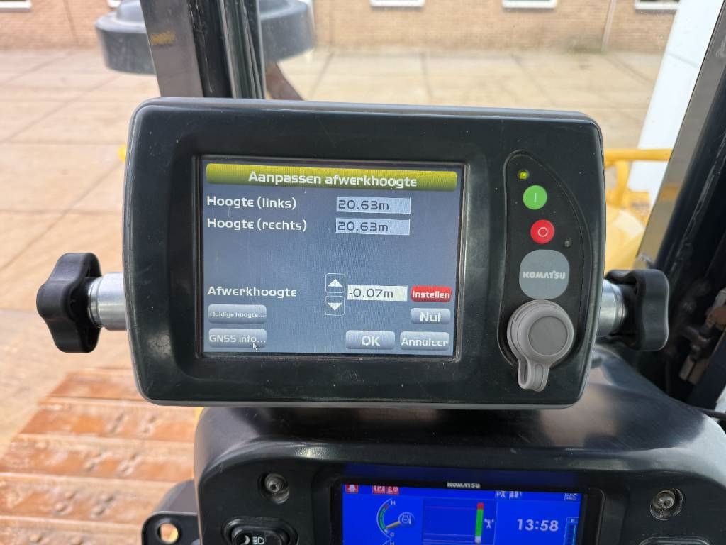 Komatsu D61PXi-24 - GPS System / Folding Blade