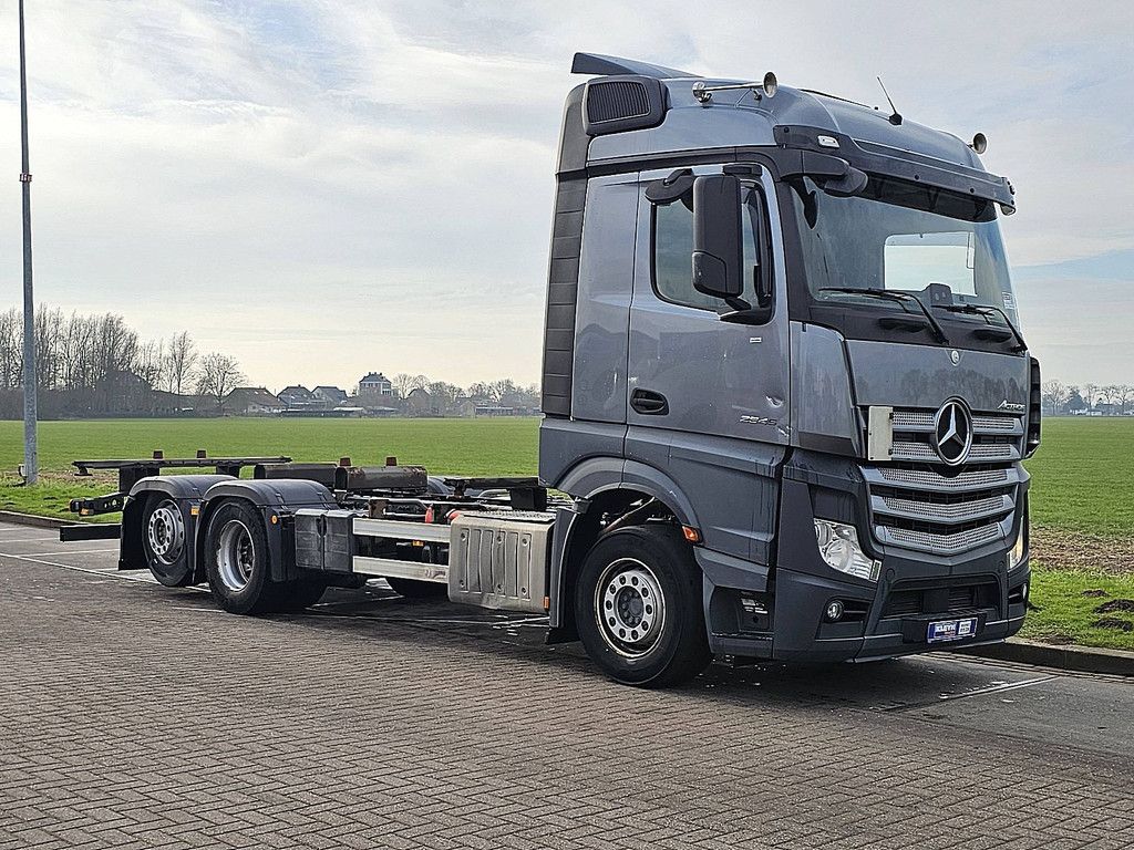MERCEDES-BENZ ACTROS 2545 LS