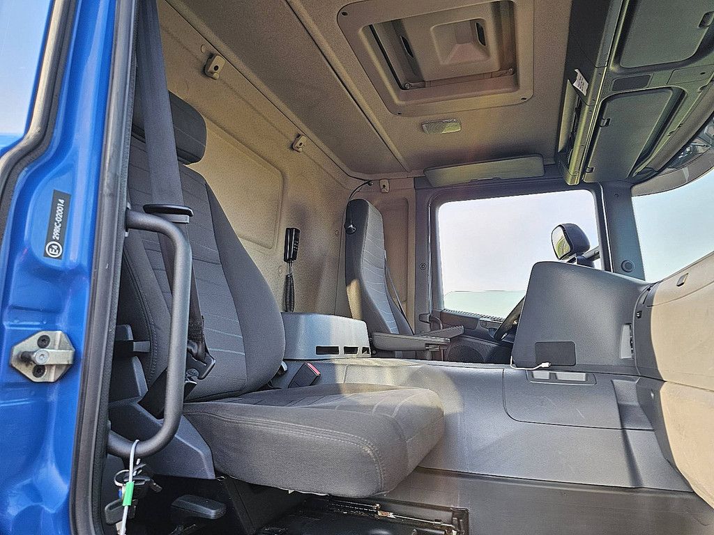 SCANIA P280 p280 6x2*4 lift