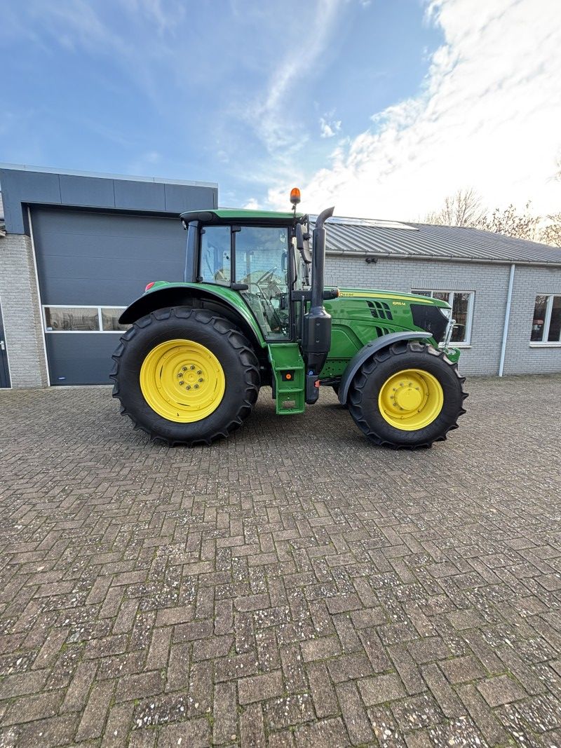 John Deere 6155M