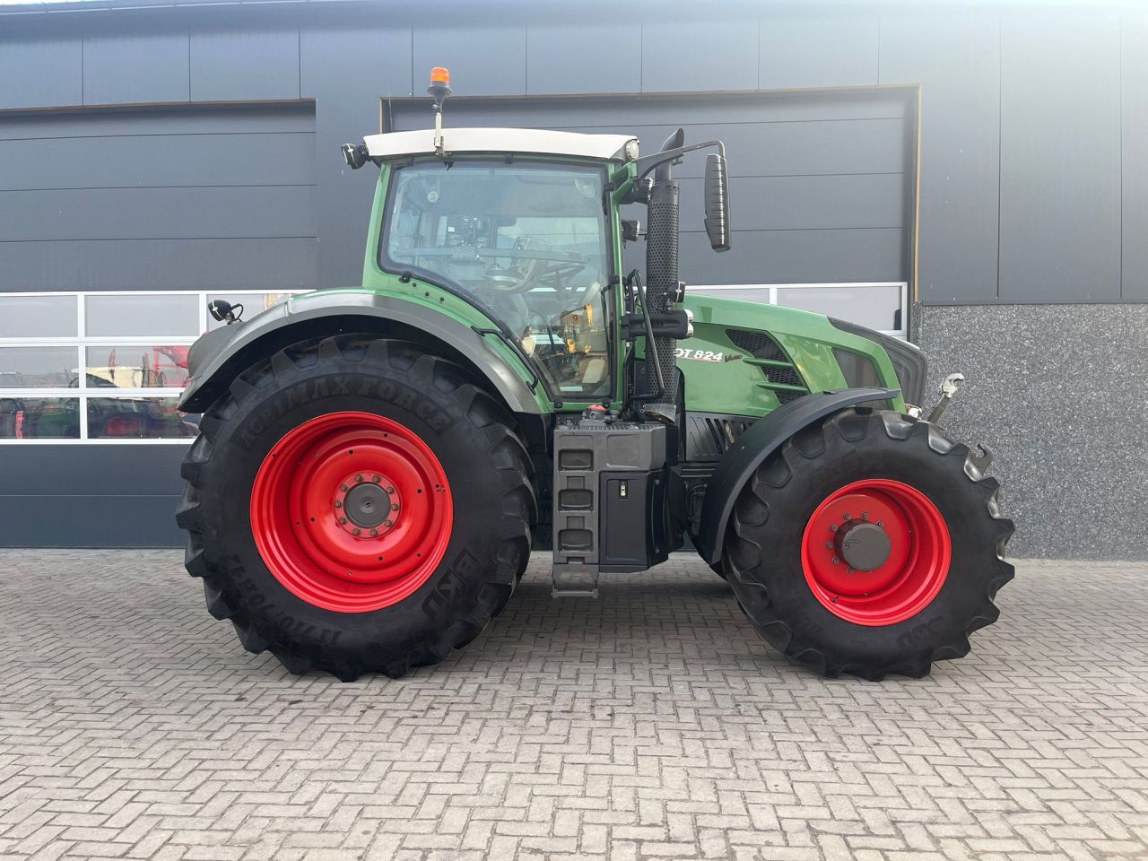 Fendt 824 scr profi met gps