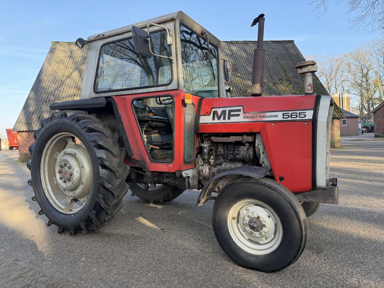 Massey Ferguson 565