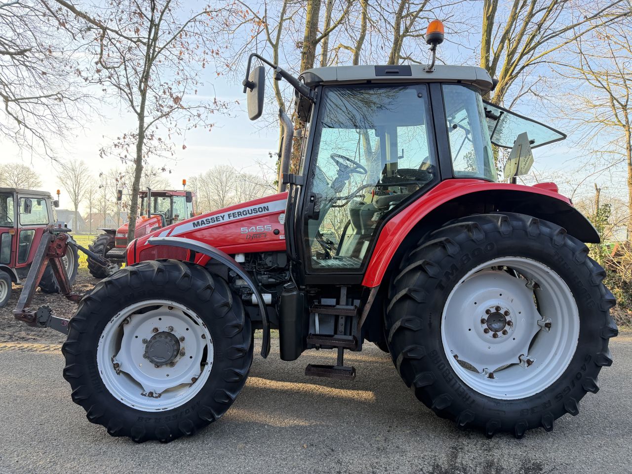 Massey Ferguson 5455 Dyna 4