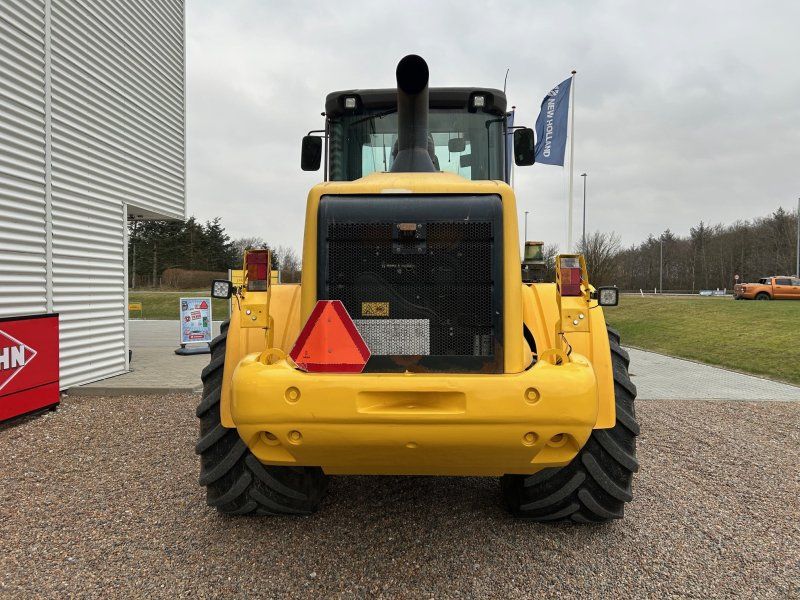 New Holland W170C LR T4B