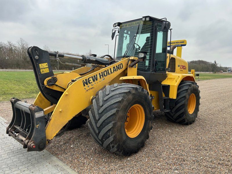 New Holland W170C LR T4B