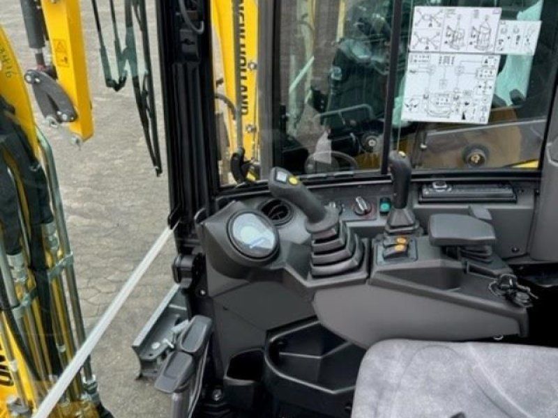 New Holland E19D CAB AG