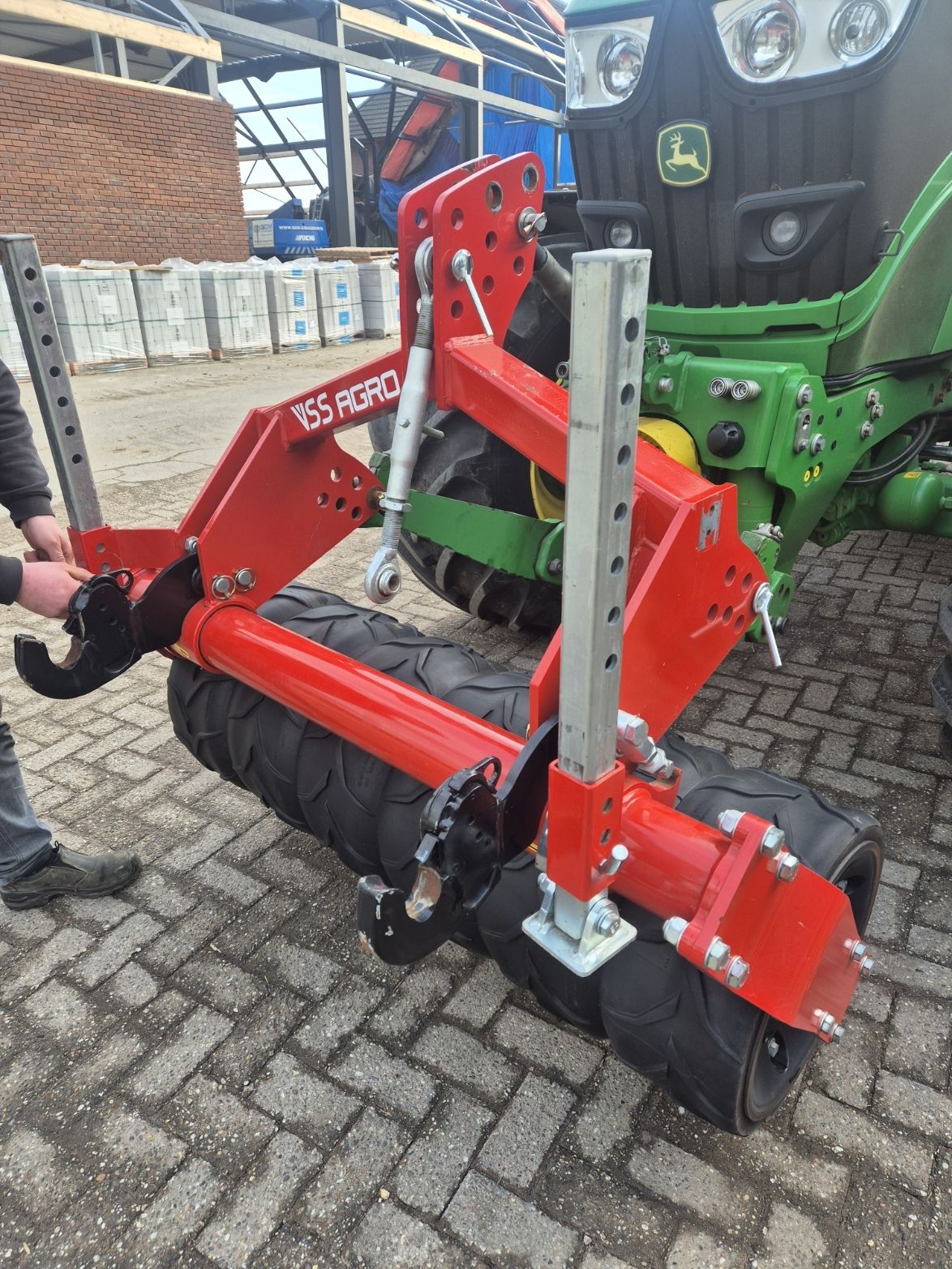 VSS DR 1500 bandenpakker frontpakker