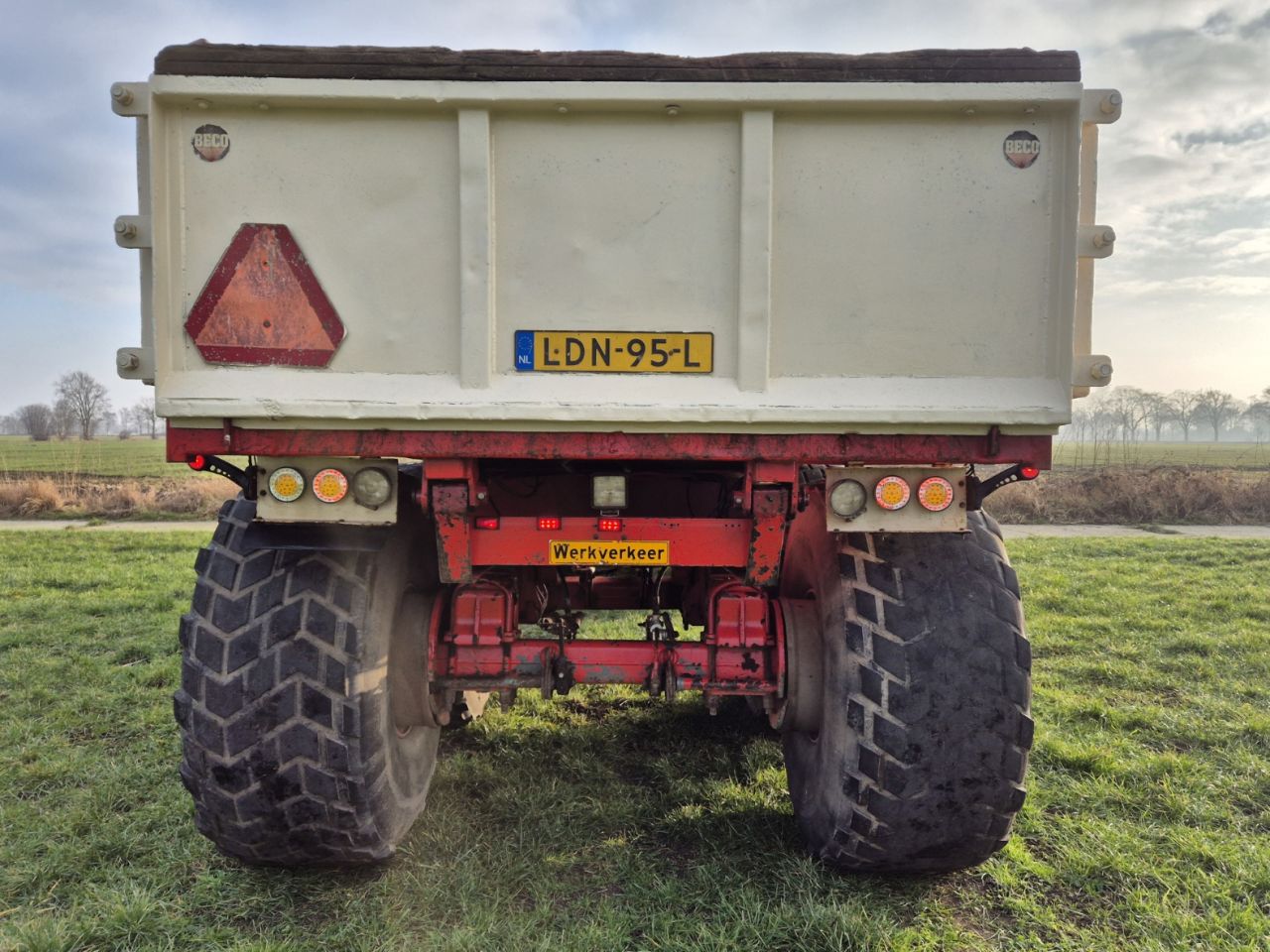 Beco Gigant 180 gronddumper kipper dumper