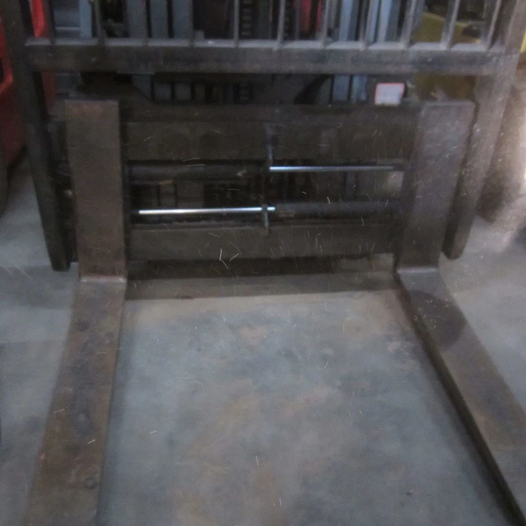 Nichiyu Heftruck FPC25PN, elek., triplo, side shift, hydro vorkverstelling.