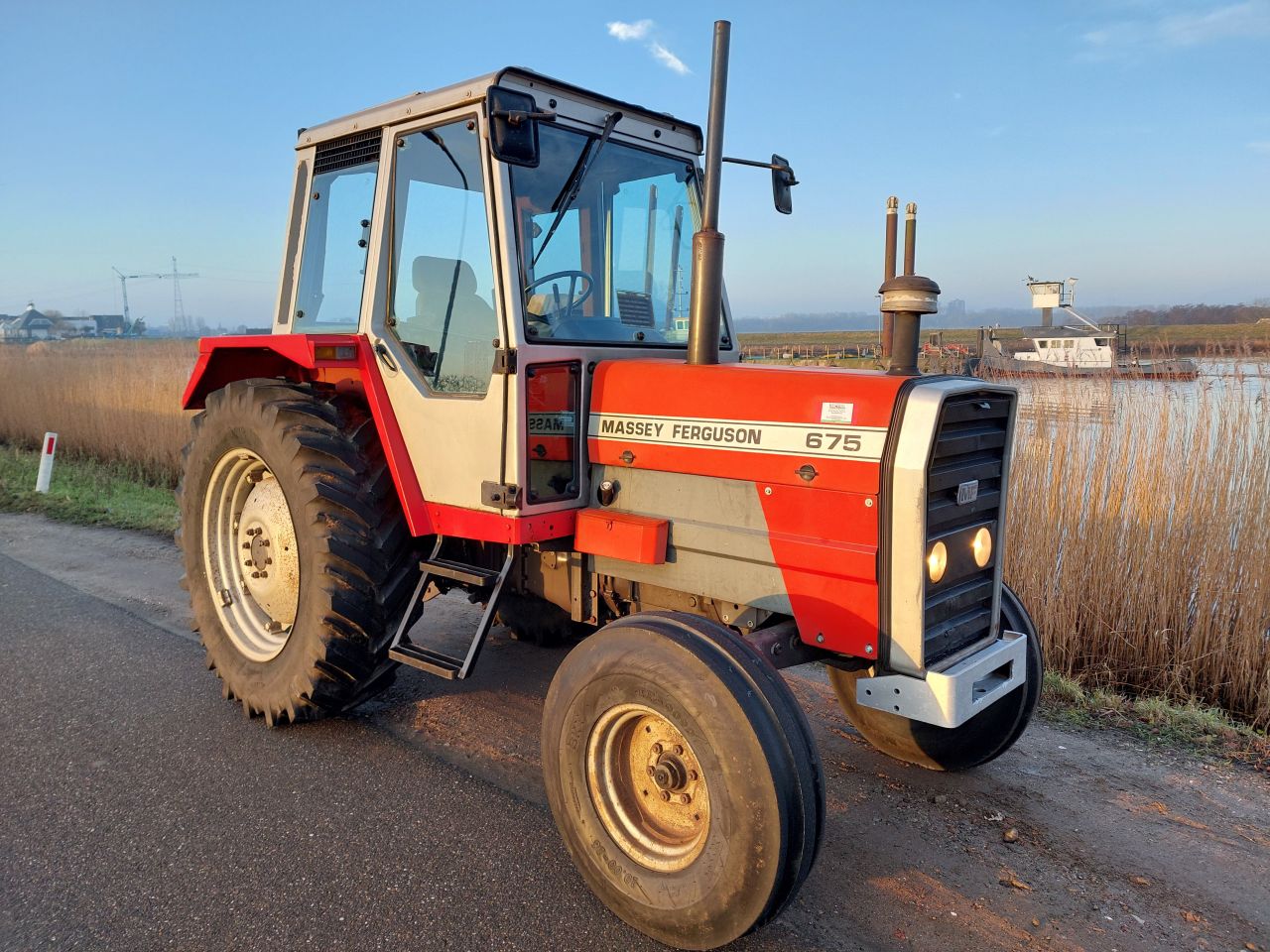 Massey Ferguson 675