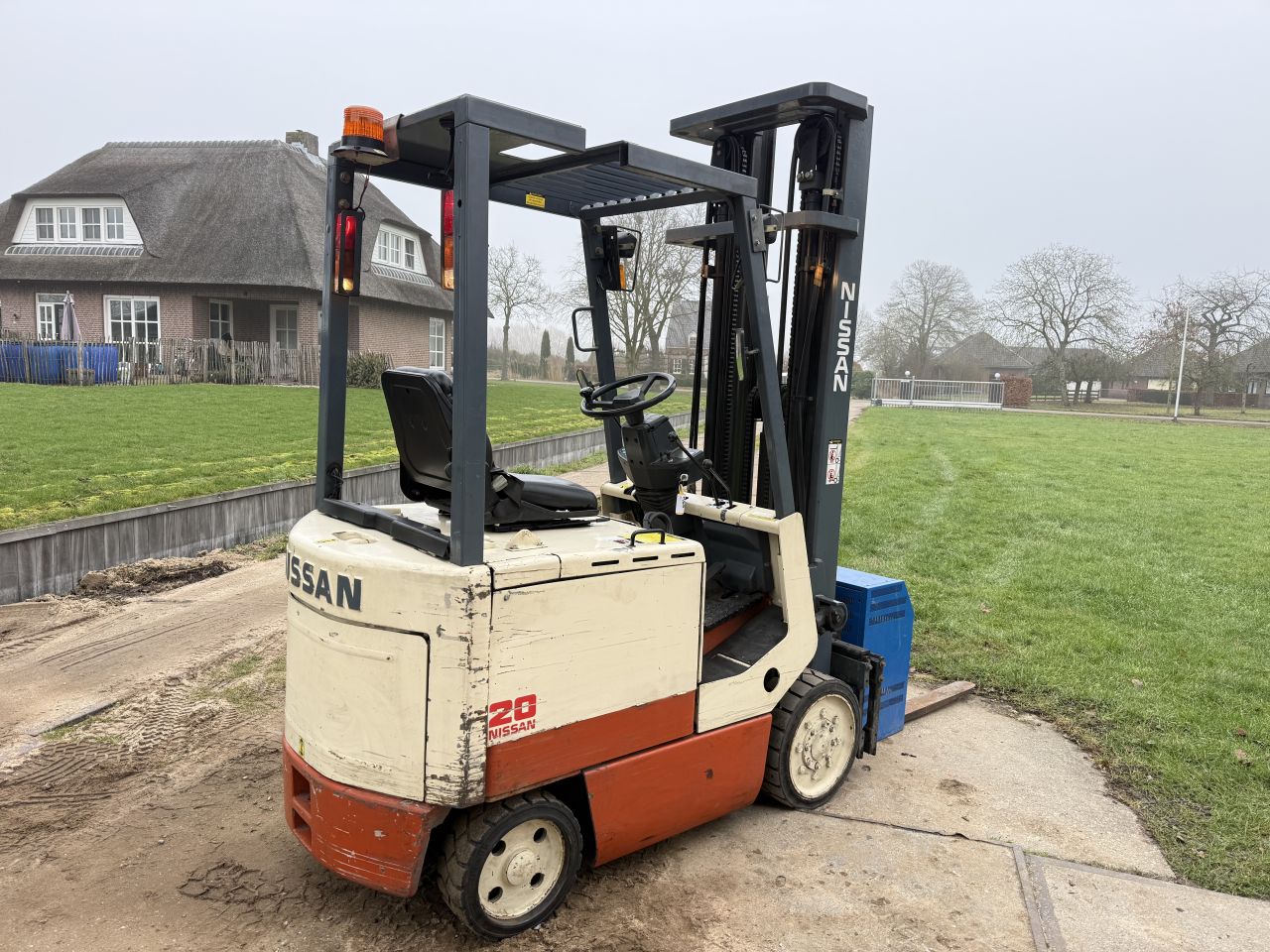 Nissan 2000KG triplex 6M Freelift Sideshift gekeurd