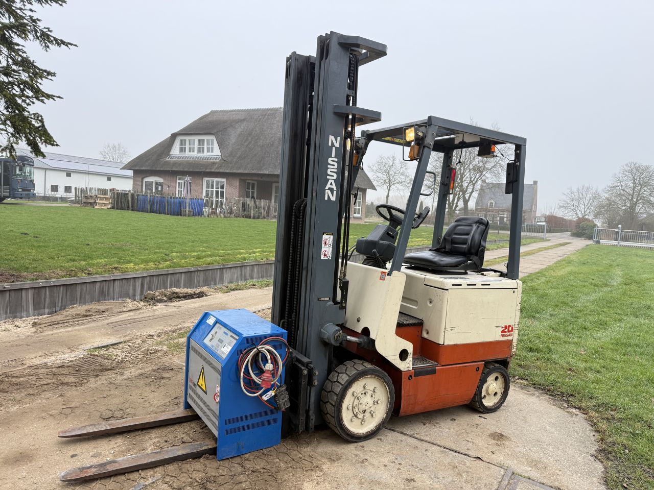 Nissan 2000KG triplex 6M Freelift Sideshift gekeurd