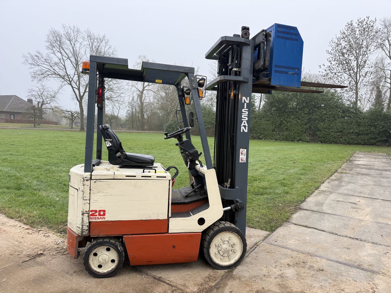 Nissan 2000KG triplex 6M Freelift Sideshift gekeurd