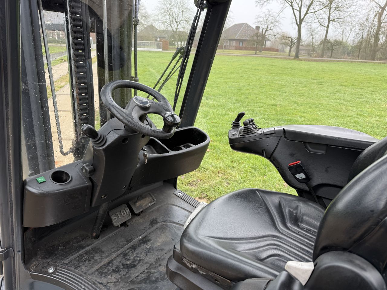 Linde 1400KG LPG heftruck triplex Freelift Sideshift BJ2016