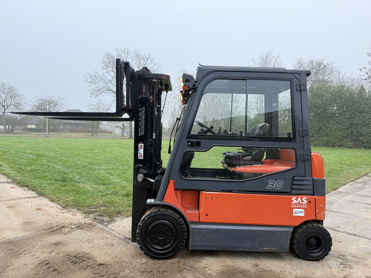 Toyota 3000KG elektrisch triplex Freelift Sideshift 4000uur