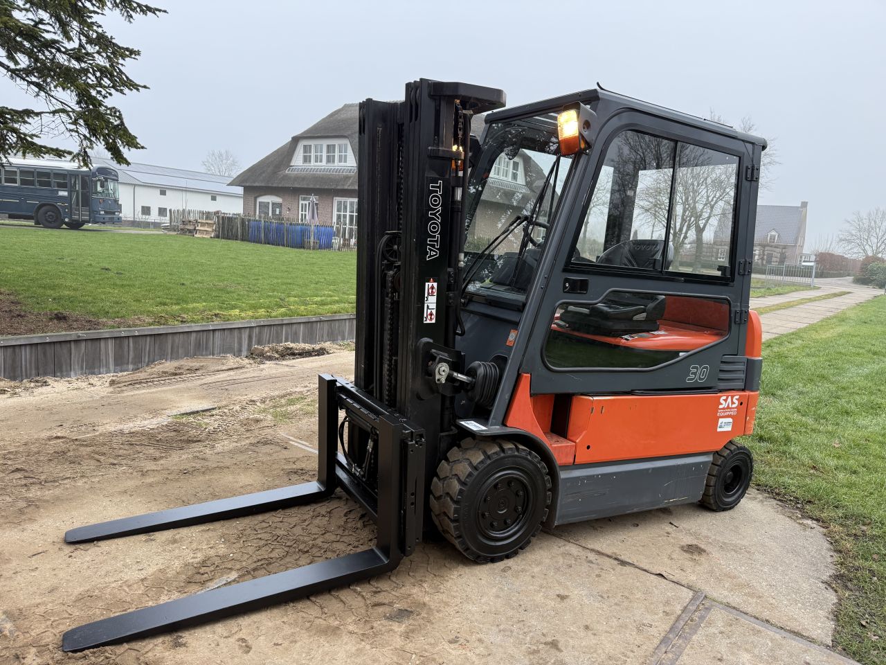 Toyota 3000KG elektrisch triplex Freelift Sideshift 4000uur