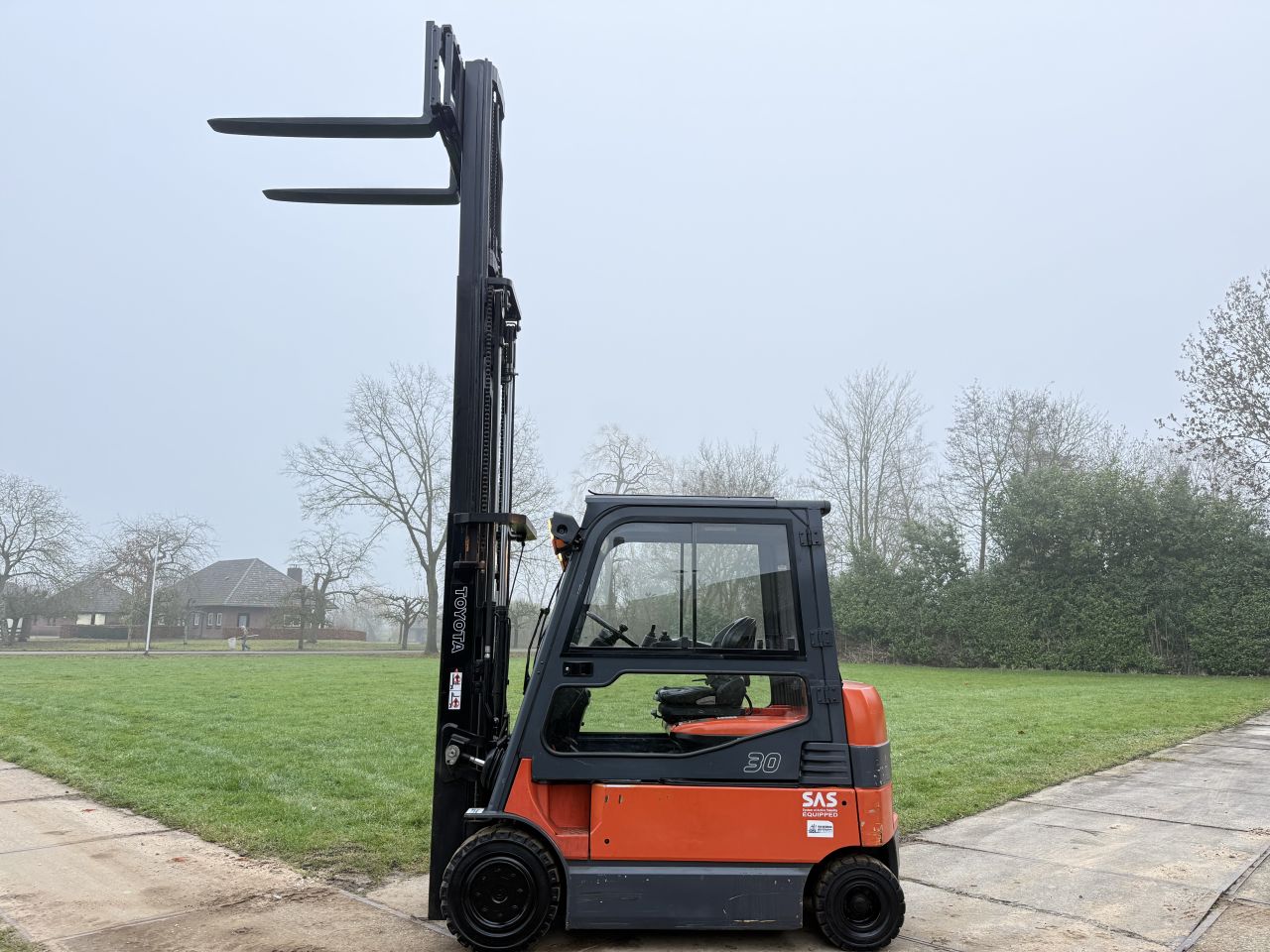 Toyota 3000KG elektrisch triplex Freelift Sideshift 4000uur