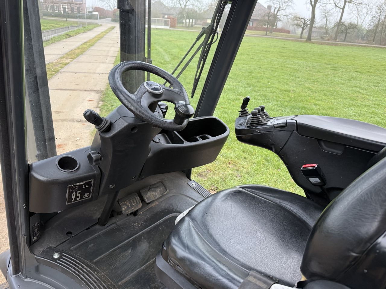 Linde 2000KG LPG heftruck triplex Freelift Sideshift BJ2016