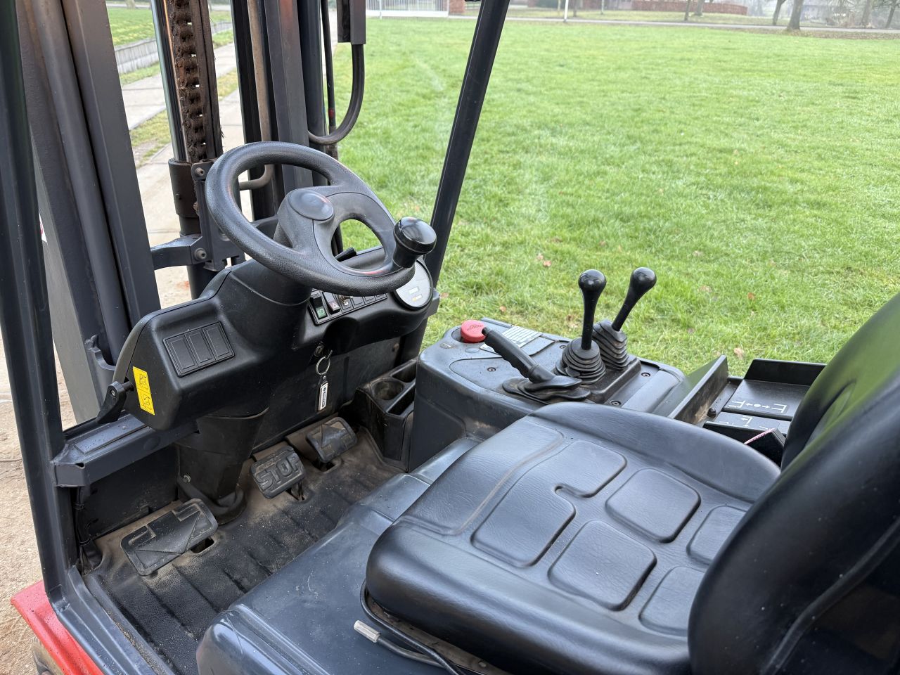 Linde 1600KG elektrisch triplex 6M Freelift Sideshift