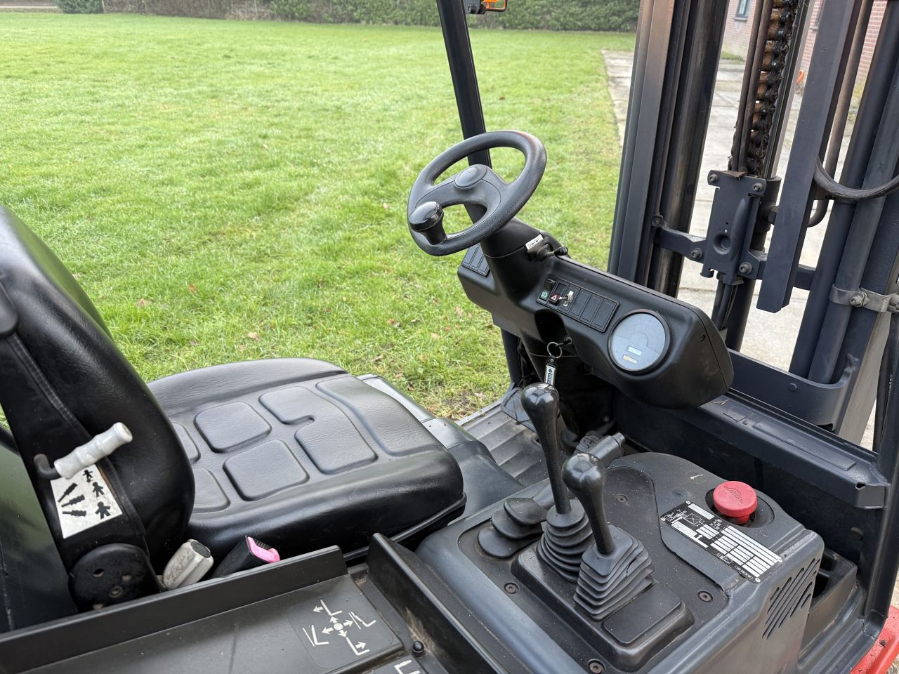 Linde 1600KG elektrisch triplex 6M Freelift Sideshift