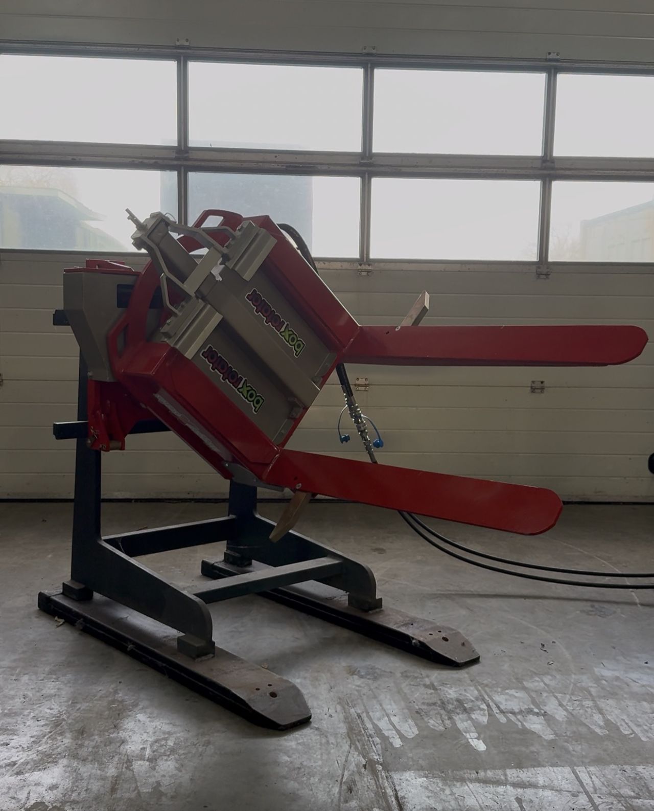 Nieuw ! 5x kistenkantelaar met topklem en zijgeleiders