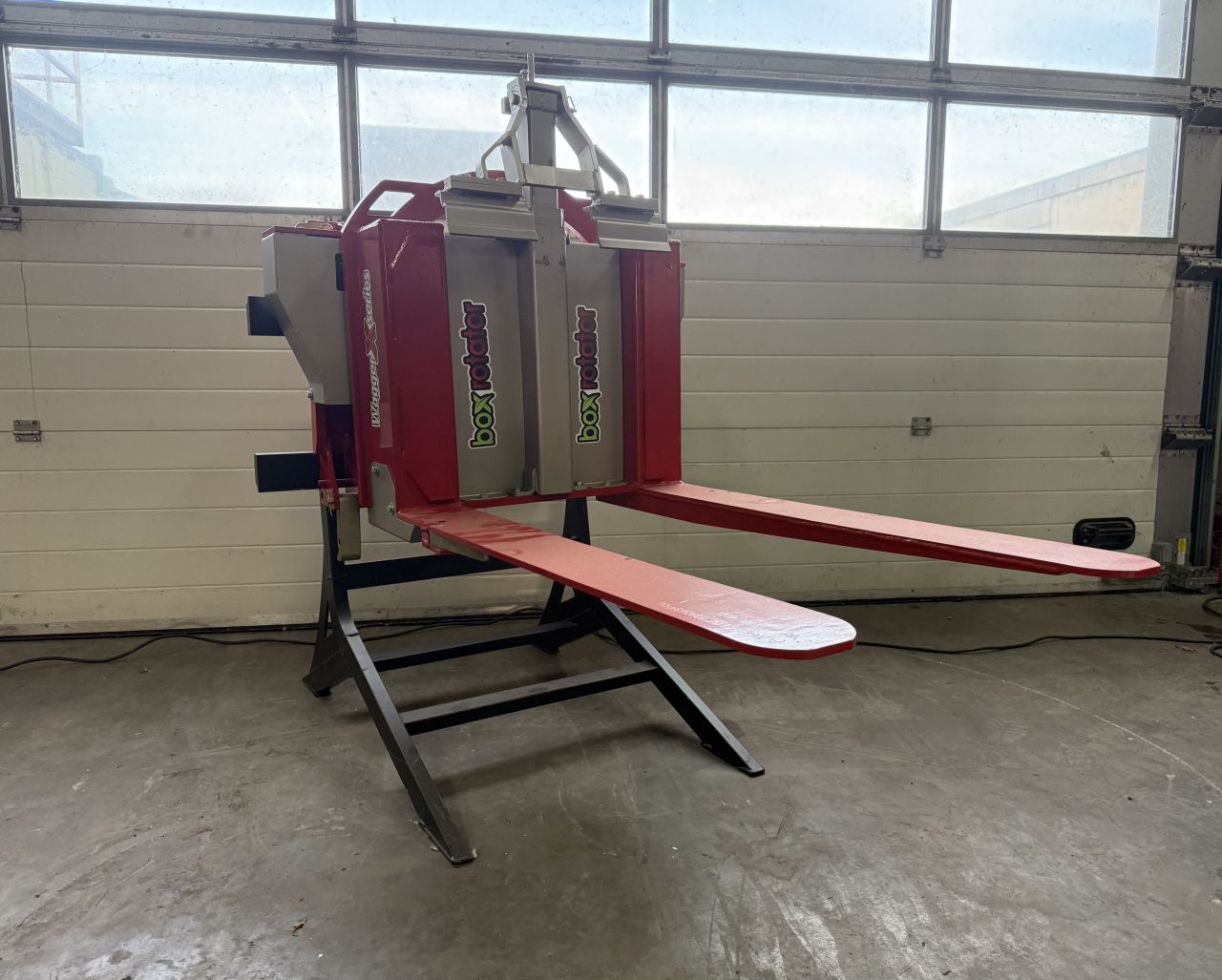 Nieuw ! 5x kistenkantelaar met topklem en zijgeleiders