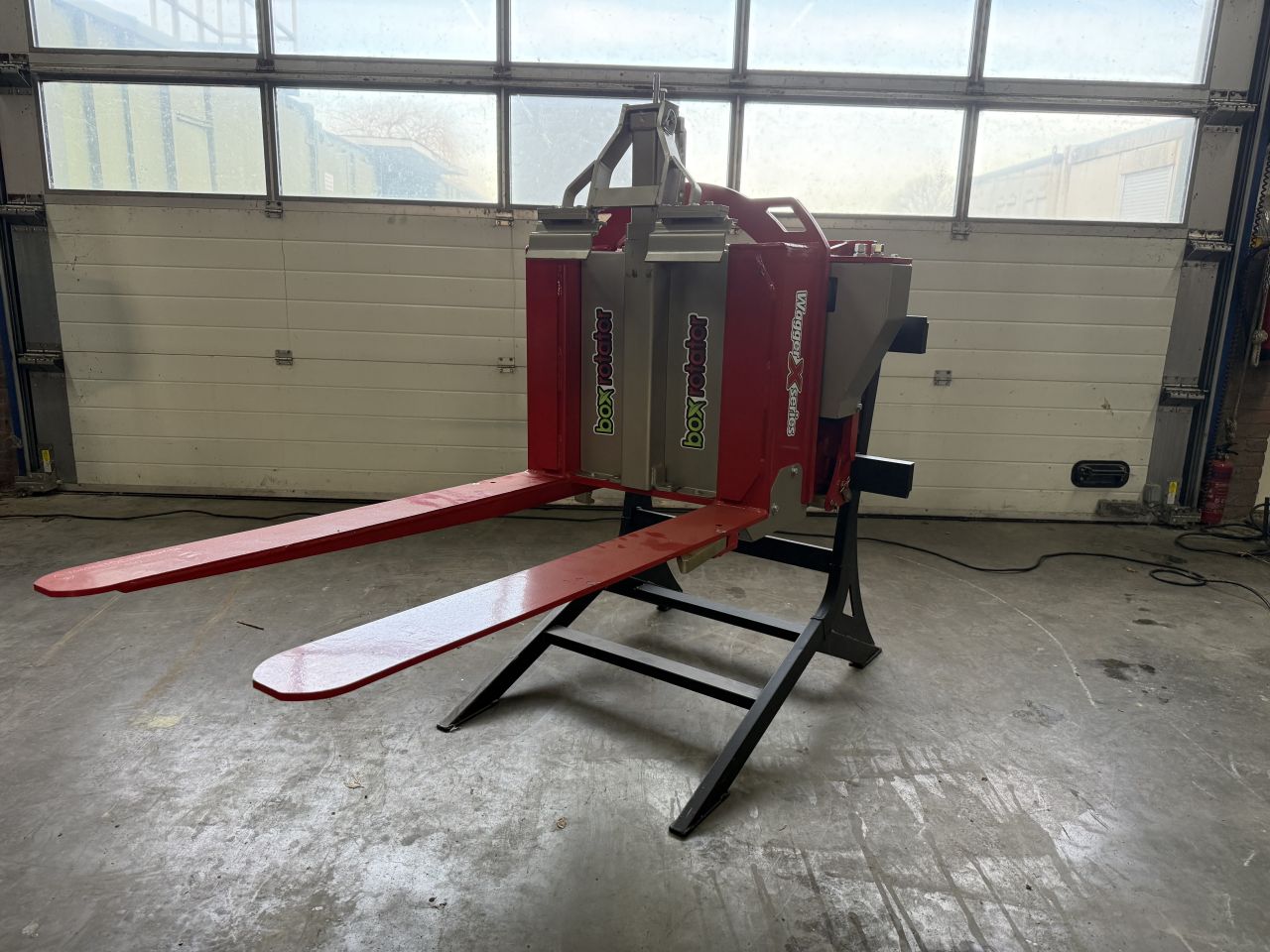 Nieuw ! 5x kistenkantelaar met topklem en zijgeleiders