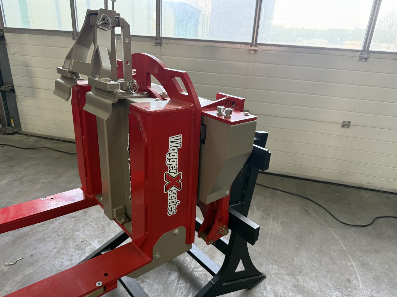 Nieuw ! 5x kistenkantelaar met topklem en zijgeleiders