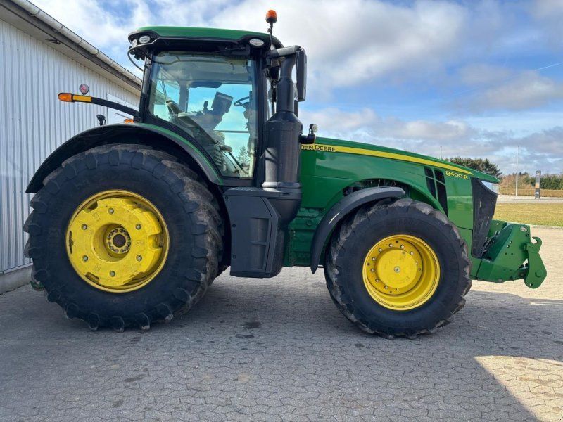 John Deere 8400R