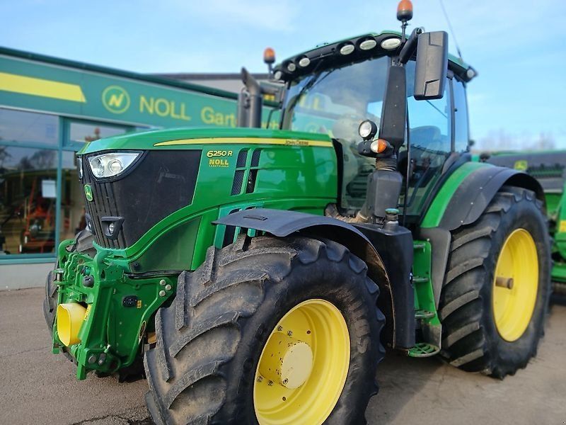 John Deere 6250R