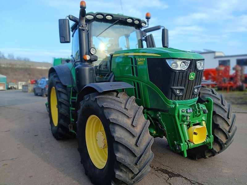 John Deere 6250R