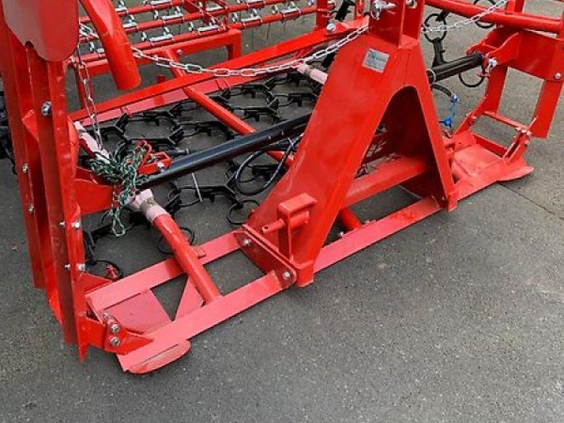 ZAGRODA Wiesenschleppe 4,00 m breit mit Striegel