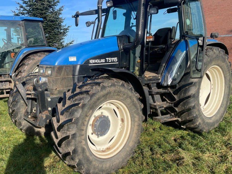 New Holland TS 115