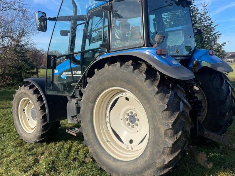 New Holland TS 115
