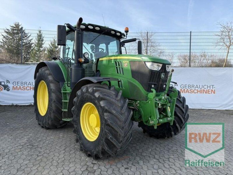John Deere 6215R