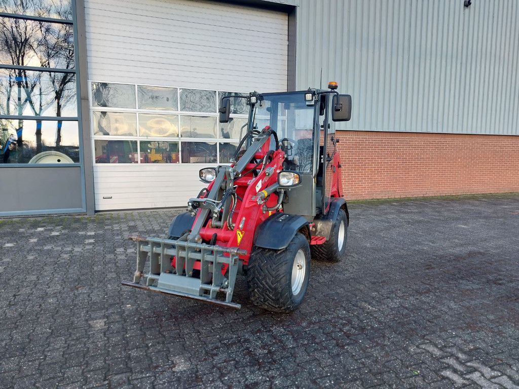 Weidemann Mini Shovel 1390 Deluxe