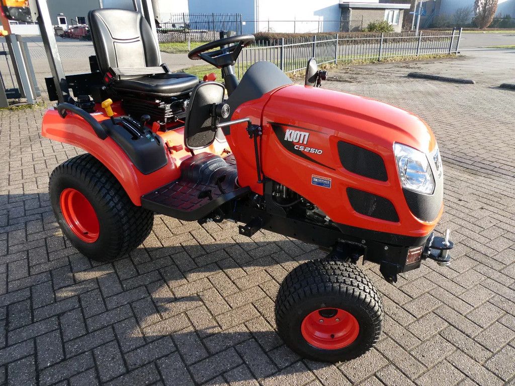 Kioti CS2510 4wd HST / 0001 Draaiuren / Actieprijs