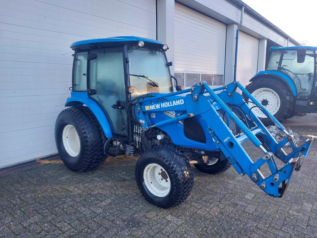 New Holland Boomer 50