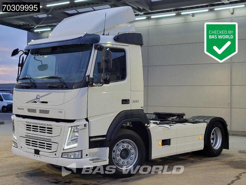 Volvo FM 380 4X2 Day Cab LED Navi