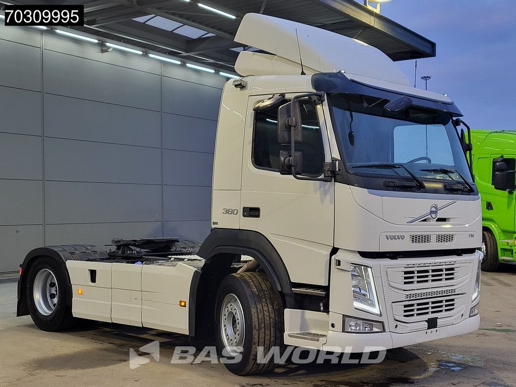 Volvo FM 380 4X2 Day Cab LED Navi