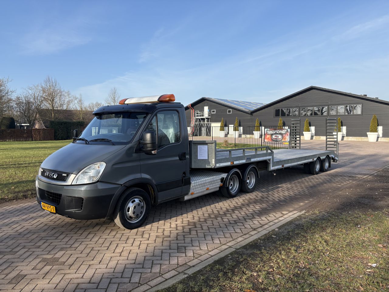 Be trekker Iveco 15 TON N1 - be oplegger 13 TON Veldhuizen