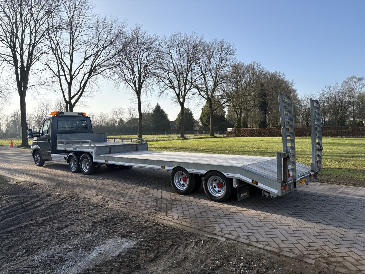 Be trekker Iveco 15 TON N1 - be oplegger 13 TON Veldhuizen