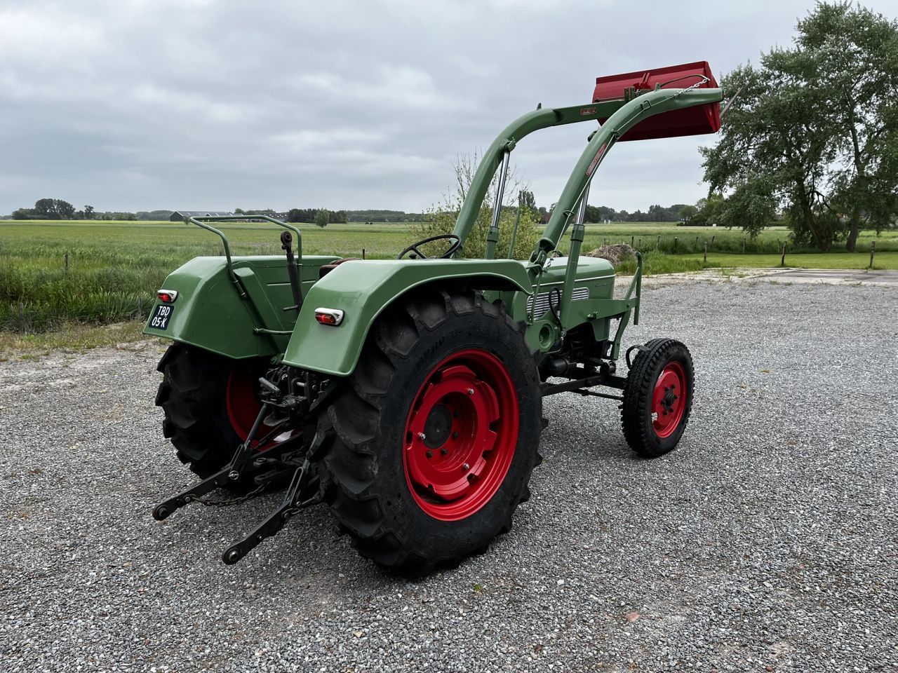 GEZOCHT tractoren en machines