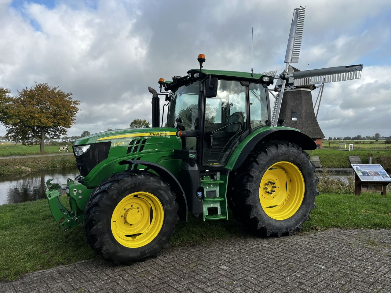 GEZOCHT tractoren en machines