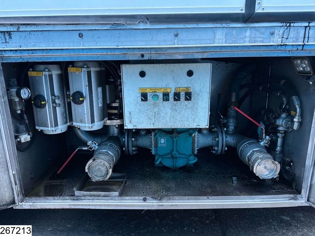 Mercedes Atego 1523 EURO 6, Dhollandia, Tank 5600 Liter, 2 Comp