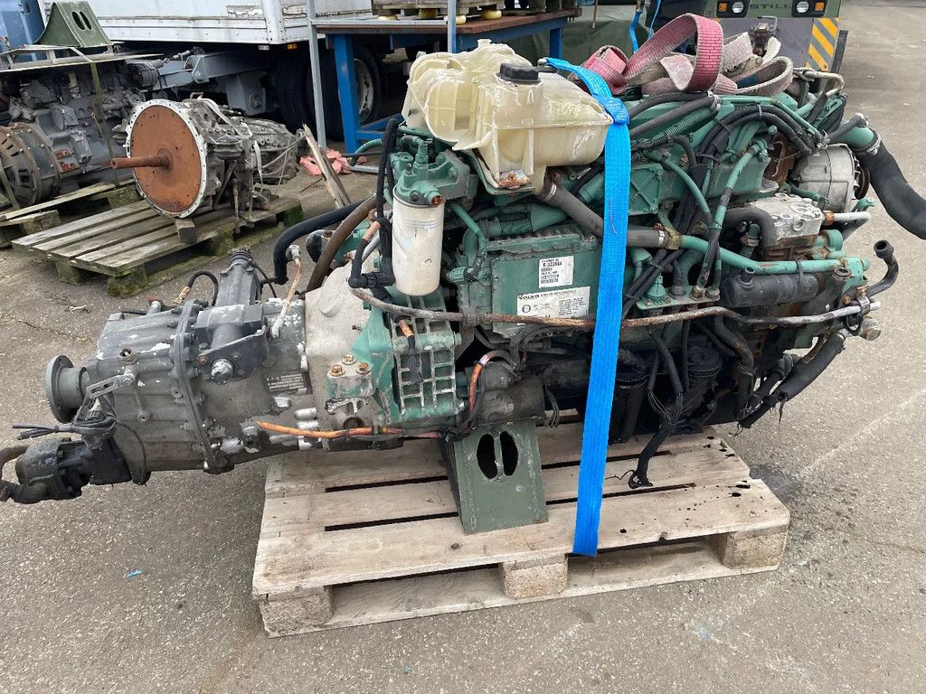 Volvo D6B220 EC99 + EATON FS/5206A V