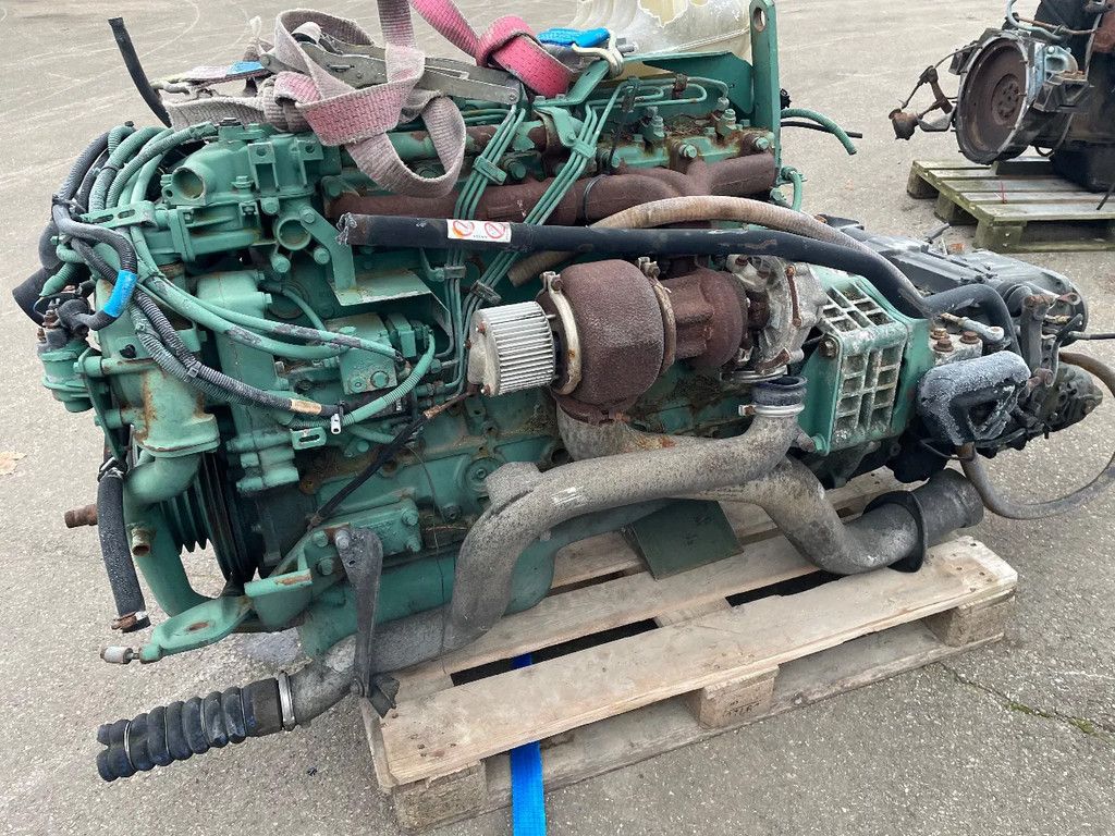 Volvo D6B220 EC99 + EATON FS/5206A V