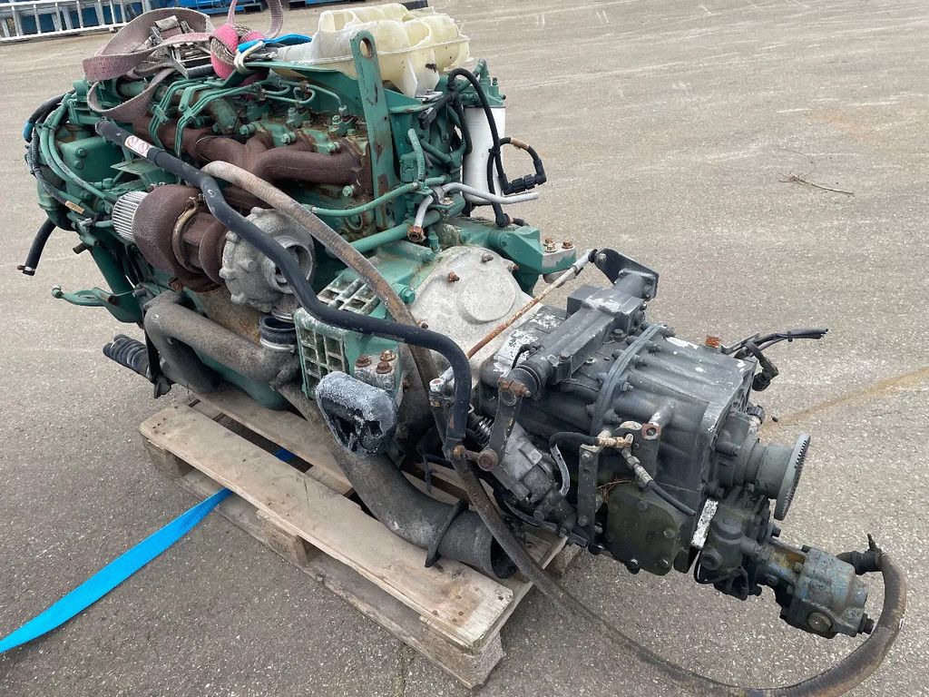 Volvo D6B220 EC99 + EATON FS/5206A V